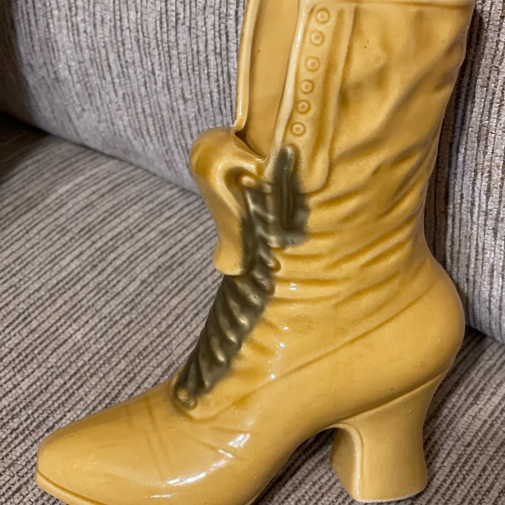 Porcelain old fashioned boot
